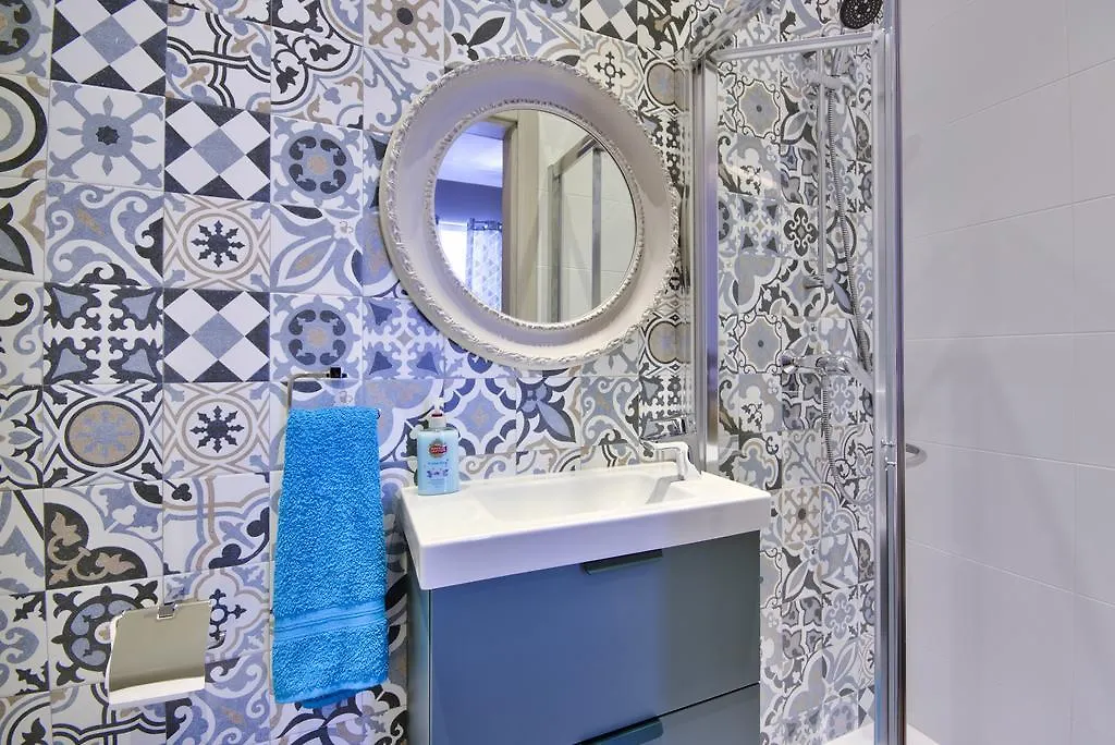 Amazing 4-Bedroom Sliema Town House With Jacuzzi Malta