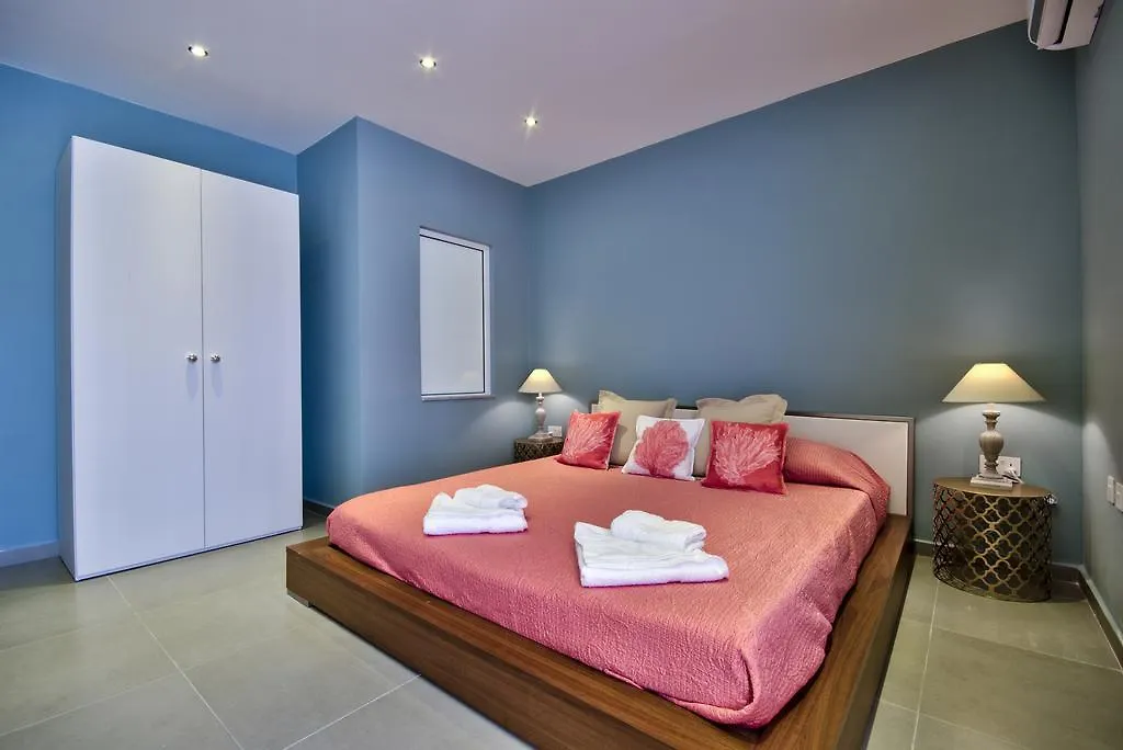 Amazing 4-Bedroom Sliema Town House With Jacuzzi