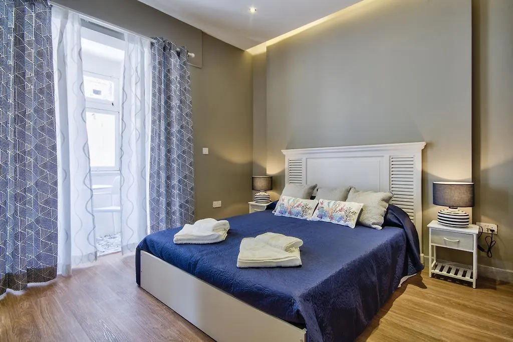 Amazing 4-Bedroom Sliema Town House With Jacuzzi