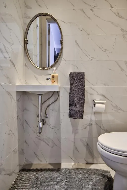Amazing 4-Bedroom Sliema Town House With Jacuzzi 0*,