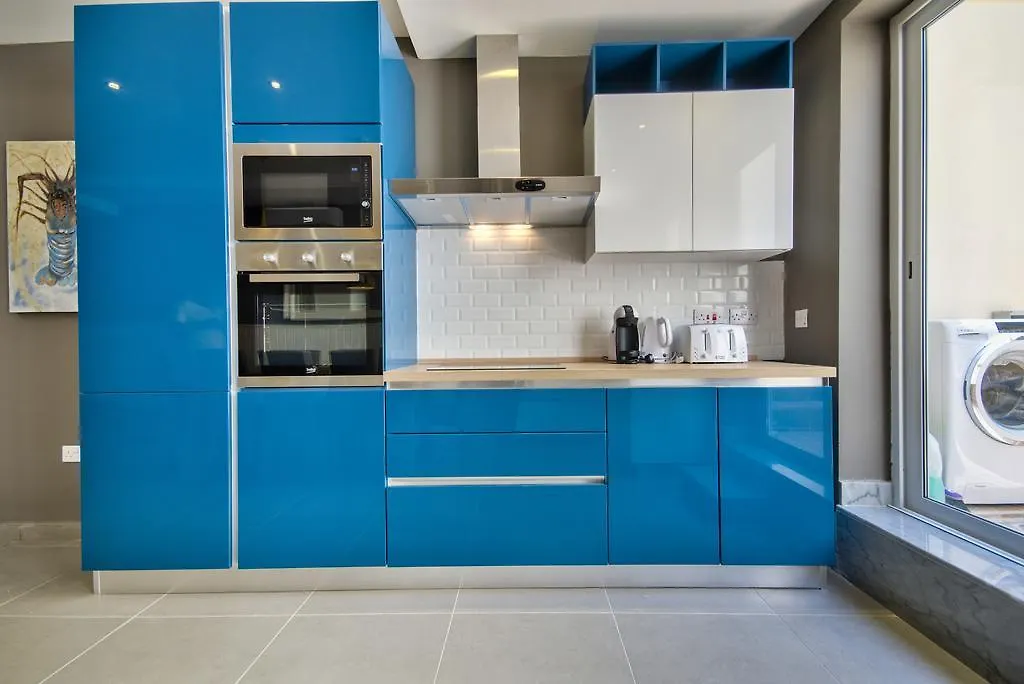 Amazing 4-Bedroom Sliema Town House With Jacuzzi Dom wakacyjny