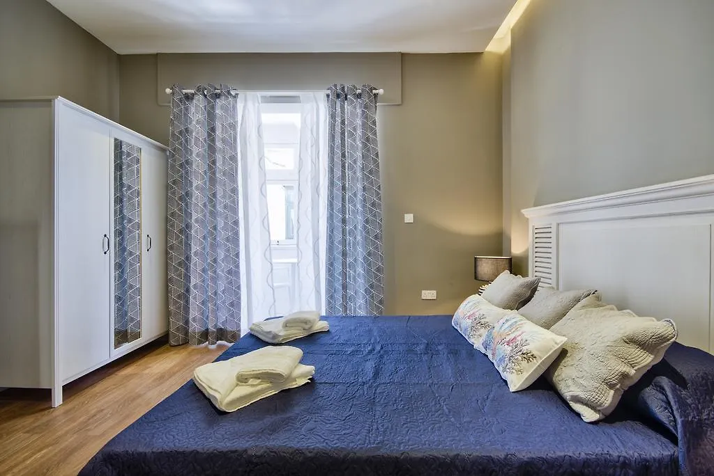 Amazing 4-Bedroom Sliema Town House With Jacuzzi Dom wakacyjny